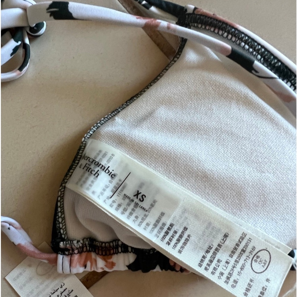 Abercrombie and Fitch women’s bikini top xsmall TOP ONLY - Picture 6 of 12